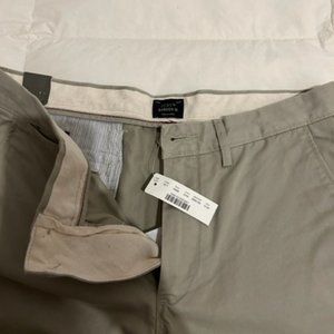 BRAND NEW JCREW CHINO PANTS FOR MEN - KHAKI/TAN WITH TAGS ATTACHED Waist 31/30 L